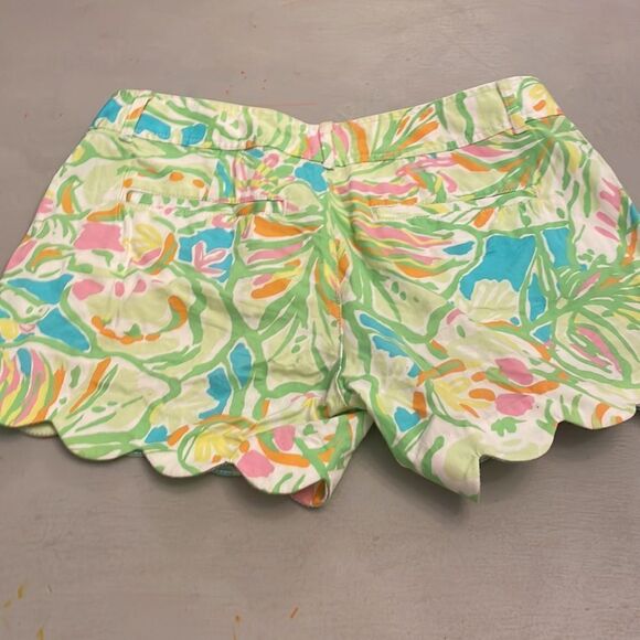 LILLY PULITZER Buttercup Shorts Hibiscus Floral 2 - Picture 6 of 9